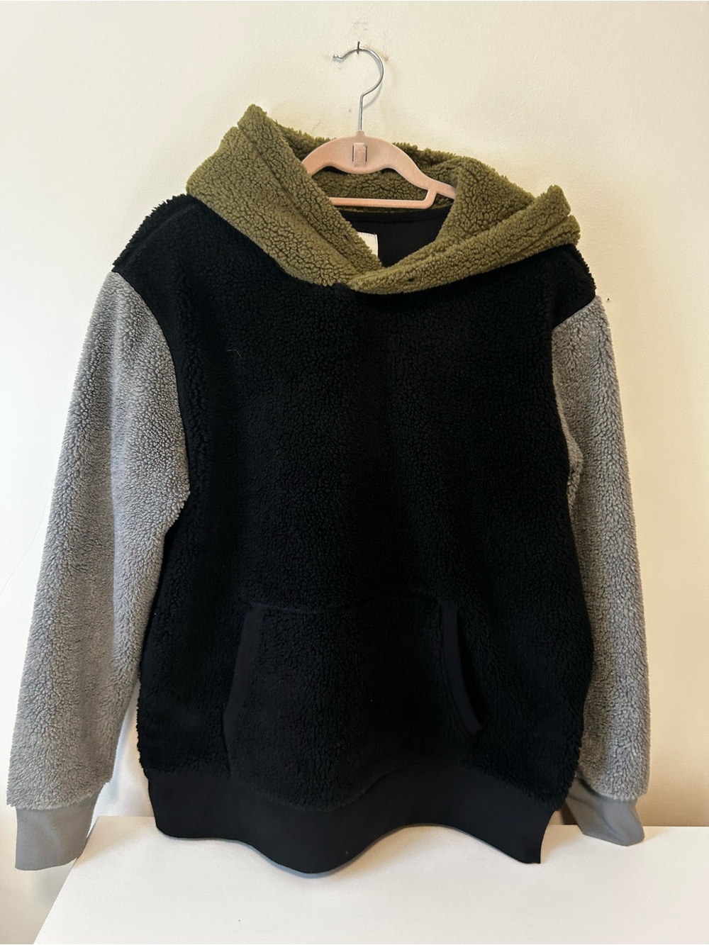American Eagle Outfitters Black Sherpa Pullover with Olive Hood & Gray Sleeves